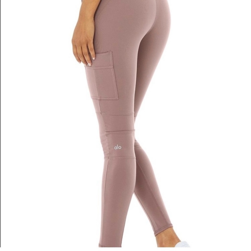 ALO high waisted cargo leggings, rosewood - Picture 7 of 7